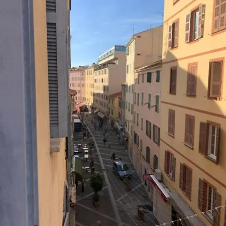 T2 Cosy Hyper Centre * Αζάτσιο