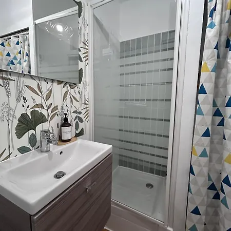 T2 Cosy Hyper Centre *