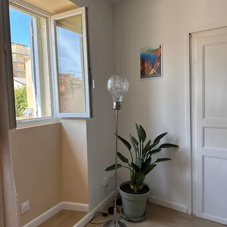 T2 Cosy Hyper Centre Αζάτσιο