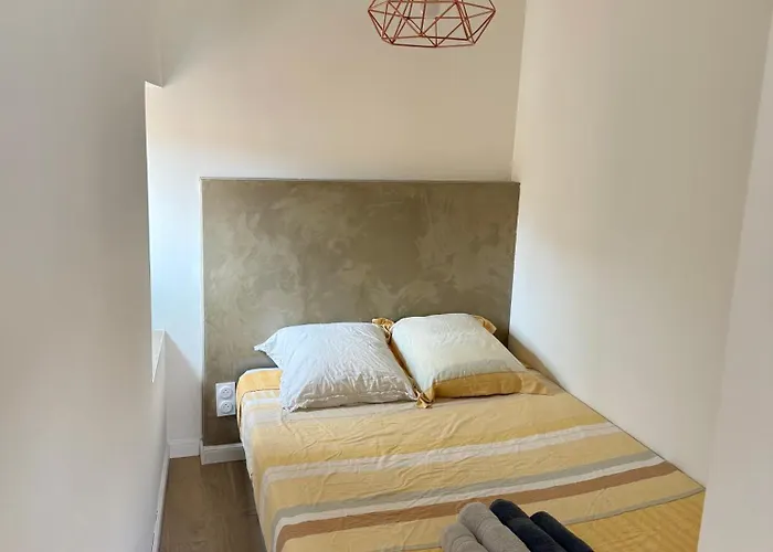 T2 Cosy Hyper Centre *